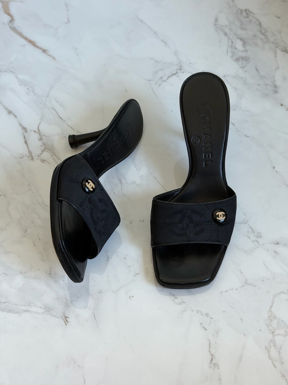 Authentic 2003 Chanel Black Logo Button-Embellished Travel Ligne Heel Mules